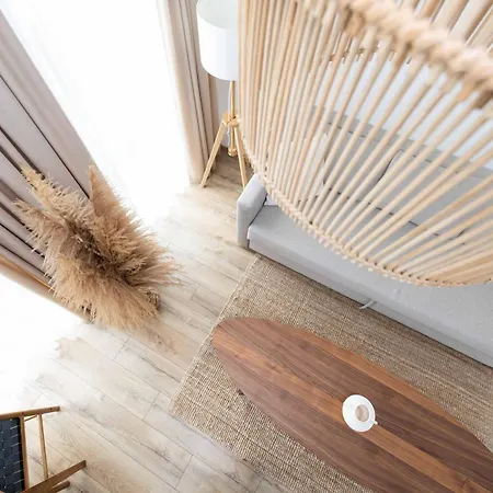 Smilga Apartment, By Cohost Palanga
