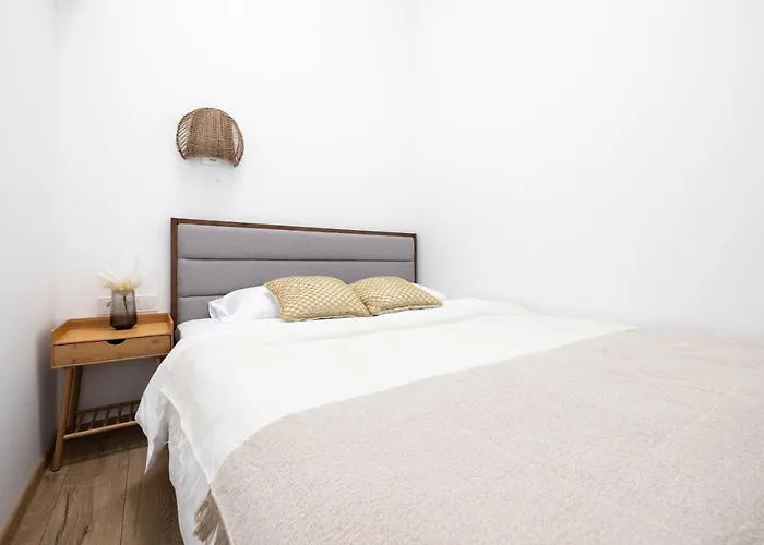 Smilga Apartment, By Cohost * Παλάγκα